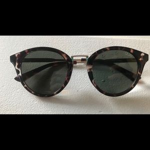 QUAY AUSTRALIA x DESI PERKINS “Gotta Run”